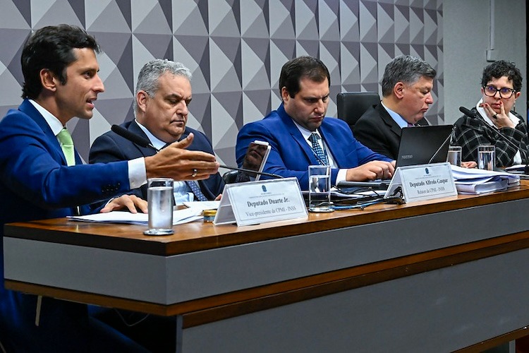 À CPMI, Tonia Galleti confirma que faz denúncias sobre fraudes desde 2019