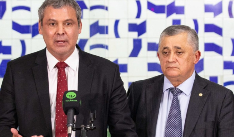 Petistas comemoram pressão popular e recuo no PL Antifacção