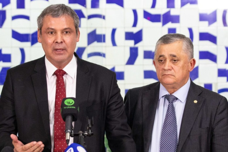 Petistas comemoram pressão popular e recuo no PL Antifacção