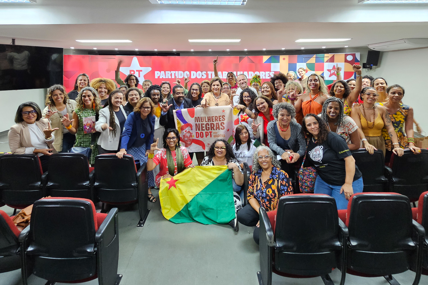 Presidente Edinho tem encontro com mulheres negras do PT