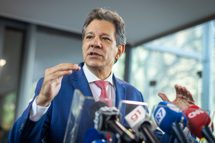 Haddad lidera estratégia para cortar finanças do crime organizado