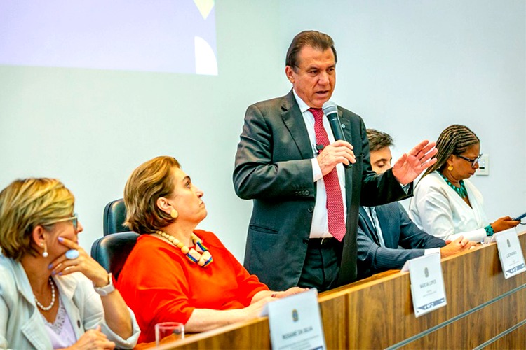 4º Relatório de Transparência Salarial: mulheres recebem 21,2% a menos que os homens