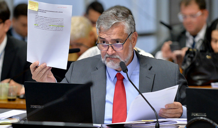 “Decreto de Bolsonaro abriu caminho para quadrilha”