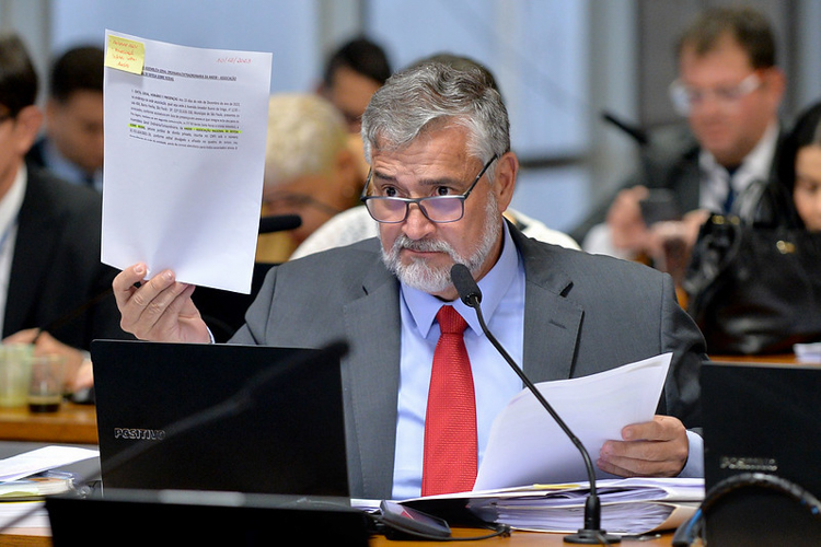 “Decreto de Bolsonaro abriu caminho para quadrilha”