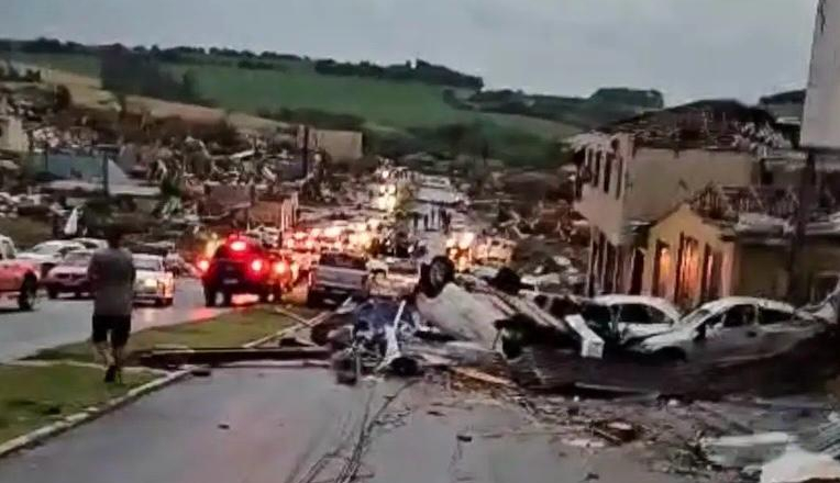 Lula mobiliza rede de apoio ao Paraná após tornado devastador