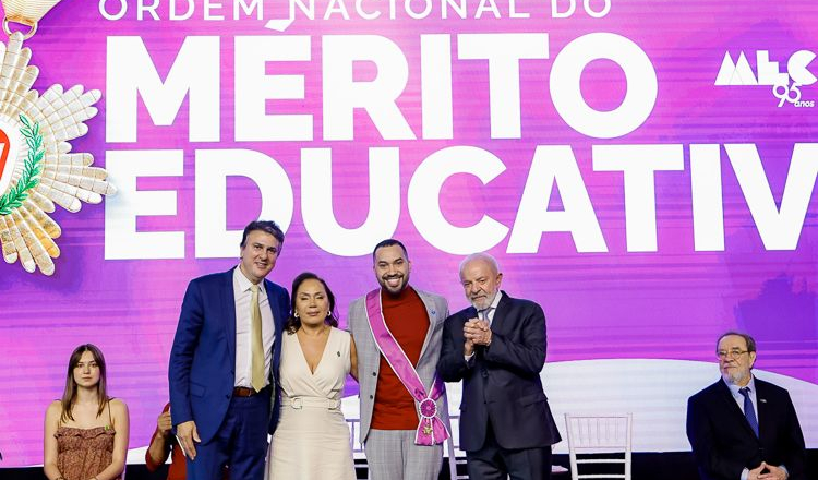 Lula: “Coloque dinheiro na educação, que esse país fará a sua revolução”