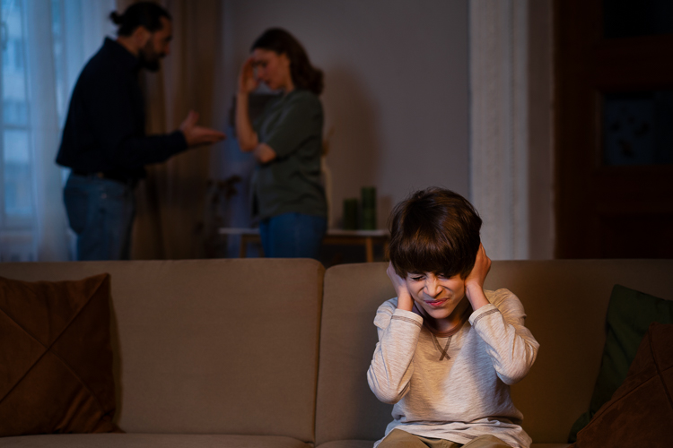 Com votos do PT, CCJ aprova fim da Lei de Alienação Parental