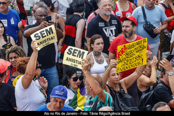 Povo volta às ruas contra anistia, com a força de vozes silenciadas por ditadura. Veja imagens