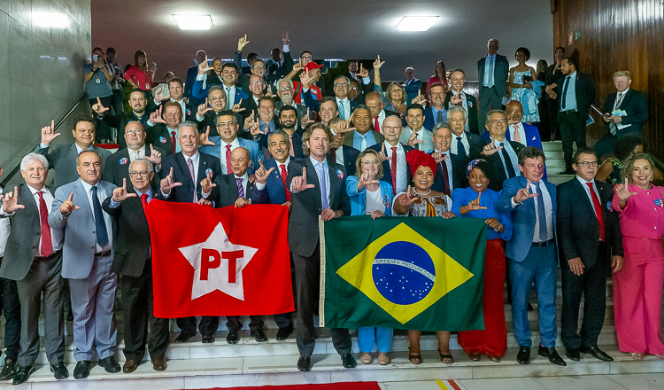 Bancada do PT destaca avanços sociais, econômicos e trabalhistas sob Lula