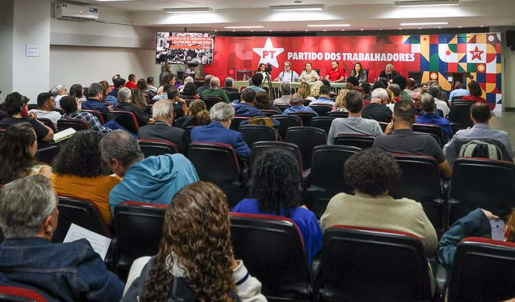 Reeleição de Lula é “indispensável para enfrentar extrema direita e consolidar direitos”, define DN