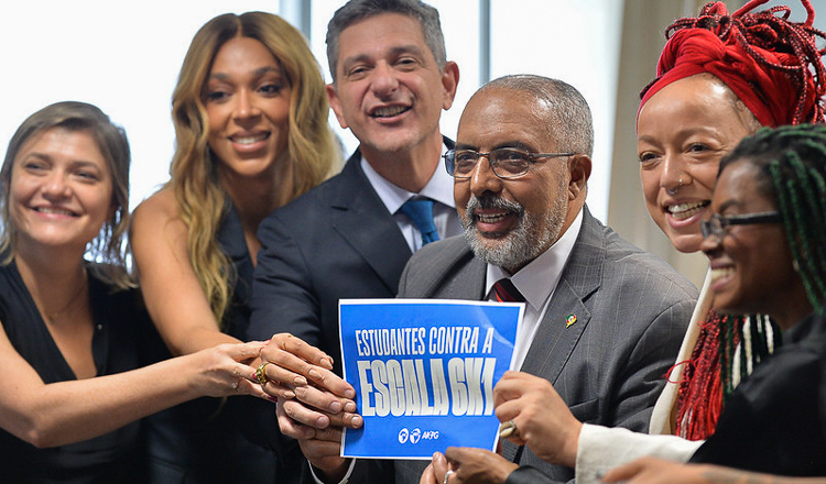 Fim da escala 6×1 vai à plenário: senadores e Lula avançam na jornada de 36h