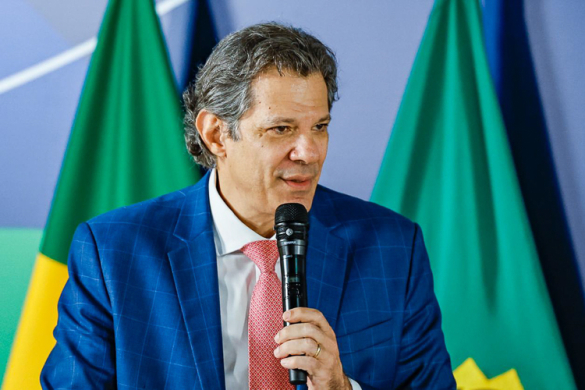 Haddad: Lula reduziu desigualdade após herdar inferno fiscal de Bolsonaro