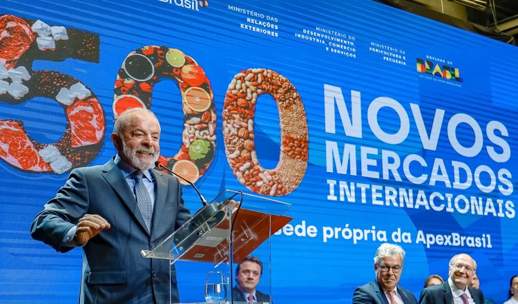 Lula diz que Brasil voltou a ter credibilidade: ‘As coisas estão dando certo’