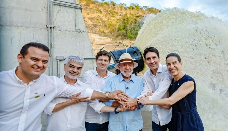 Lula entrega barragem em PE e retoma obras para proteger famílias