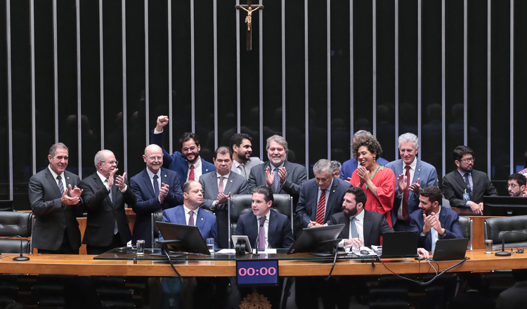 Reforma tributária é concluída com novo modelo de isenção para medicamentos