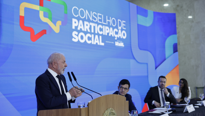 Lula:  ‘Pela 1º vez tem um presidente preso por tentativa de golpe, e com ele 4 generais’