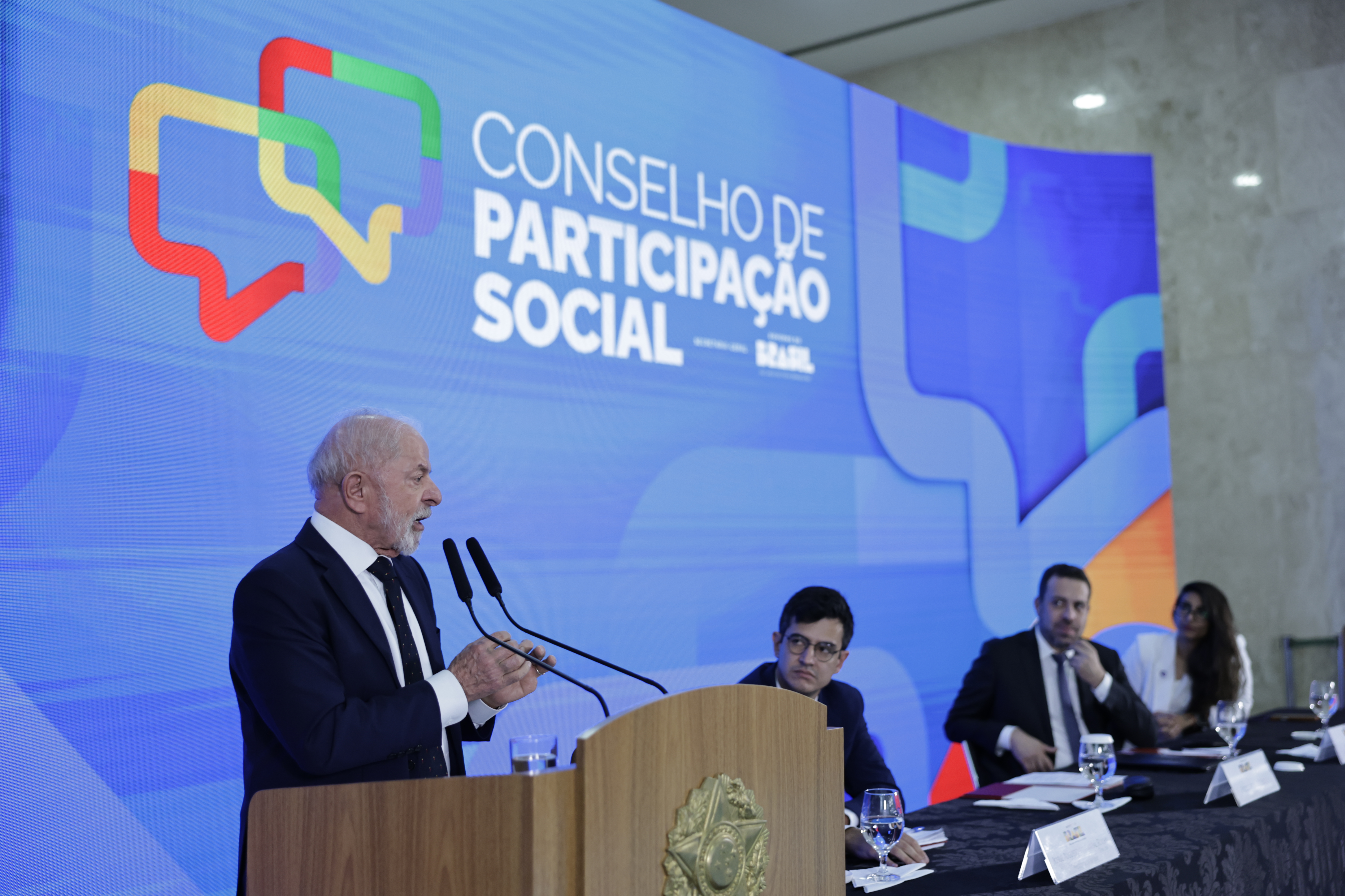 Lula:  ‘Pela 1º vez tem um presidente preso por tentativa de golpe, e com ele 4 generais’