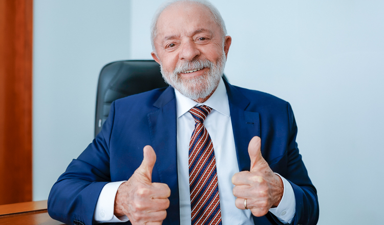 Brasil no rumo certo: com Lula, desemprego cai a 5,2%, o menor da história