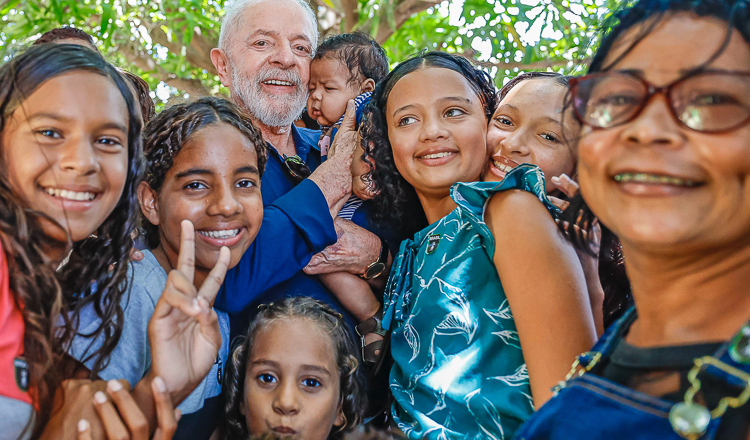 Com Lula, políticas públicas para as mulheres são ampliadas e ganham força