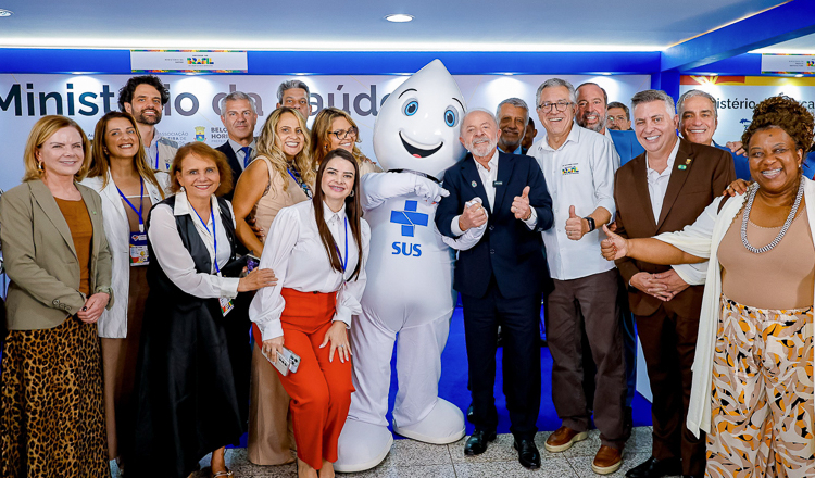 ‘Pessoas morreram por falta de vergonha de um presidente’, diz Lula ao lembrar covid