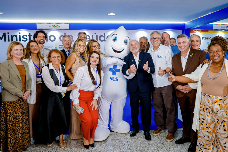 ‘Pessoas morreram por falta de vergonha de um presidente’, diz Lula ao lembrar covid