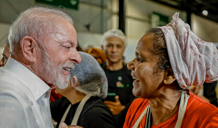 Em Natal com catadores, Lula pede respeito ao povo pobre e acesso a serviços públicos