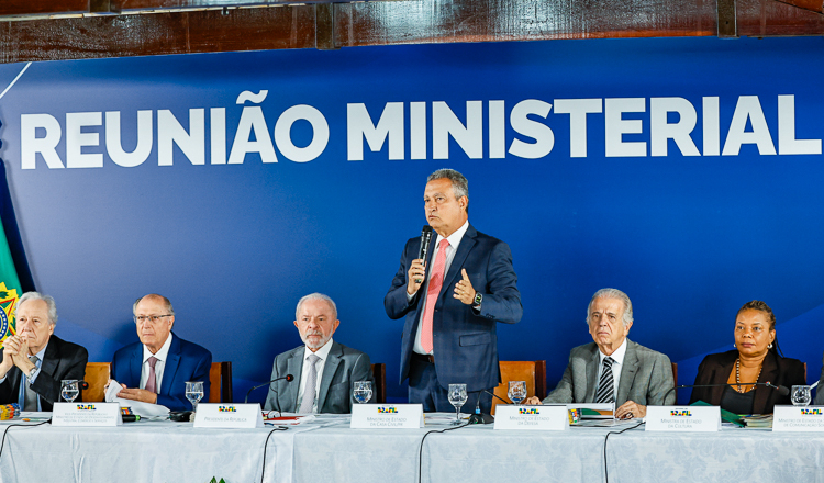 Isenção de IR, redução do desemprego, fora do Mapa da Fome: resultados do Lula 3