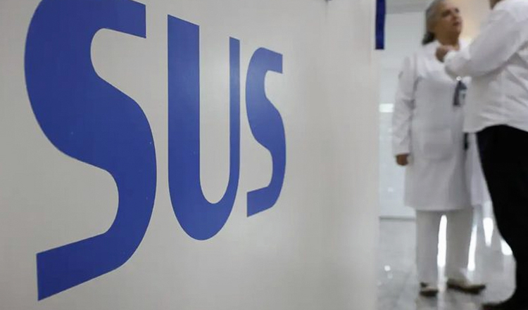 Lula destina R$ 9,8 bi para preparar o SUS diante da crise climática