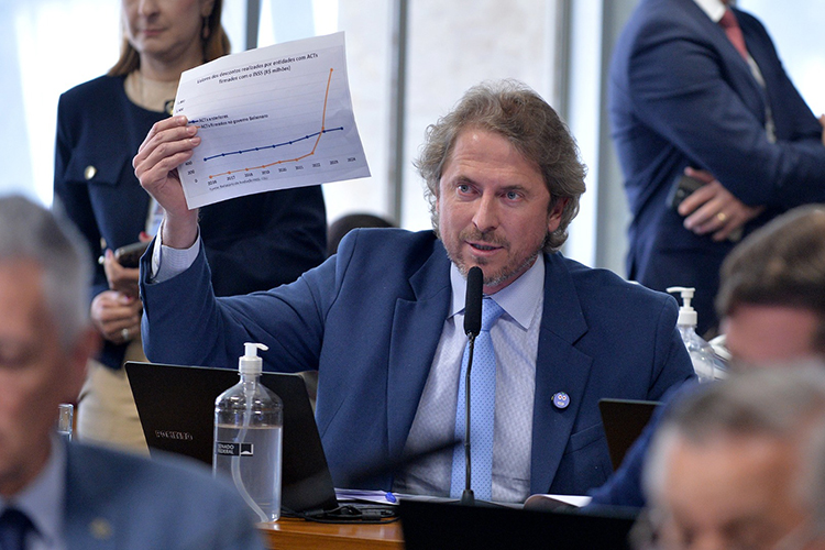 Zeca Dirceu pede investigação sobre gastos de gabinetes do PL