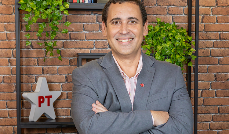 Éden Valadares: “As redes sociais são armas contra a cidadania?”