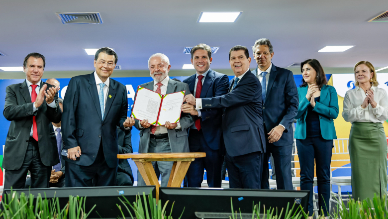 Lula lança plataforma digital e marca nova era tributária no Brasil