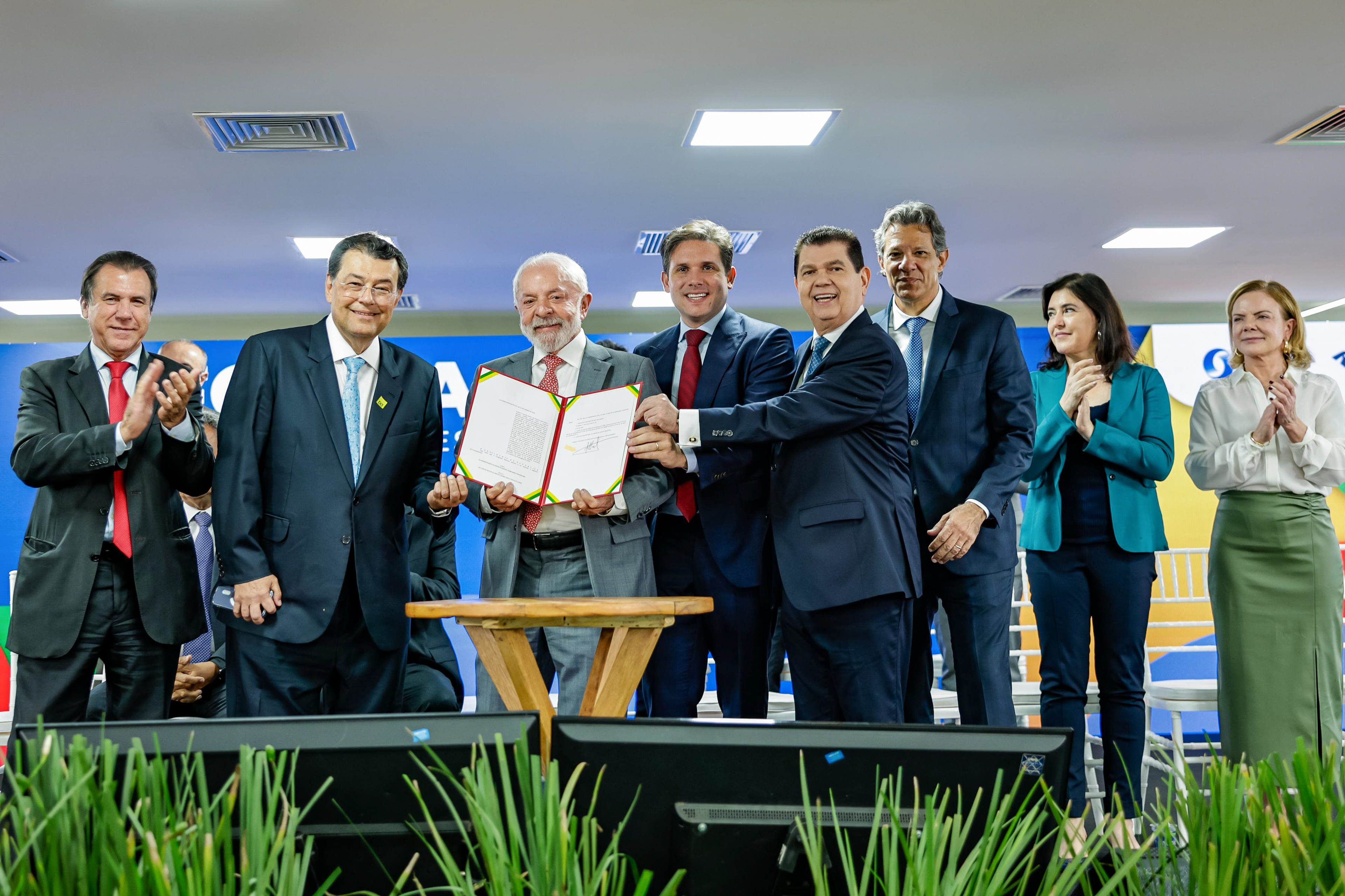 Lula lança plataforma digital e marca nova era tributária no Brasil