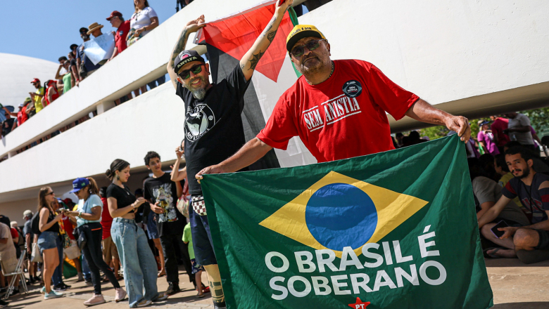 Publicações antidemocráticas e falsas da extrema direita são denunciadas pelo PT