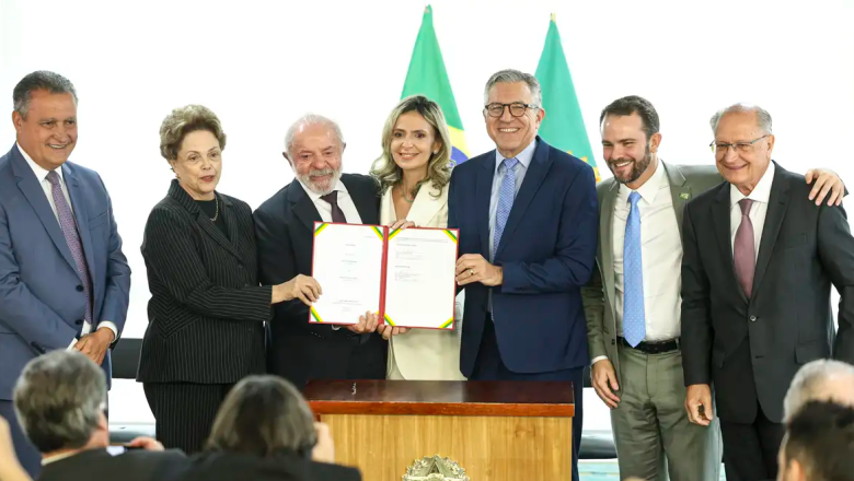 Com Lula, o SUS tem novo futuro com hospitais inteligentes e especialistas