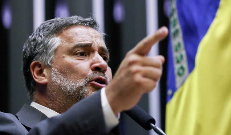 Uma proposta para punir políticos, magistrados e militares ligados ao crime