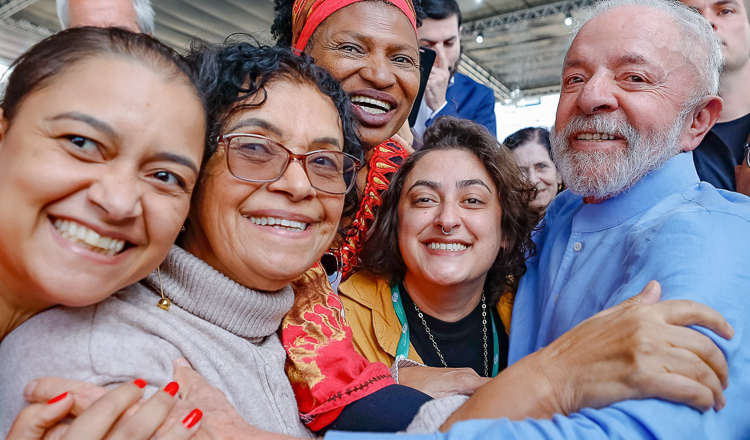 Governos Lula e Dilma adotaram ações, por mais de duas décadas, para proteger mulheres
