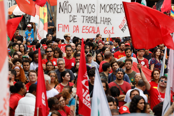 Exaustão, adoecimento mental e desigualdade:&nbsp;o custo social da escala 6x1