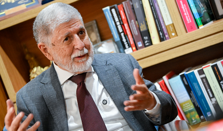 O papel do PT num mundo em ruptura