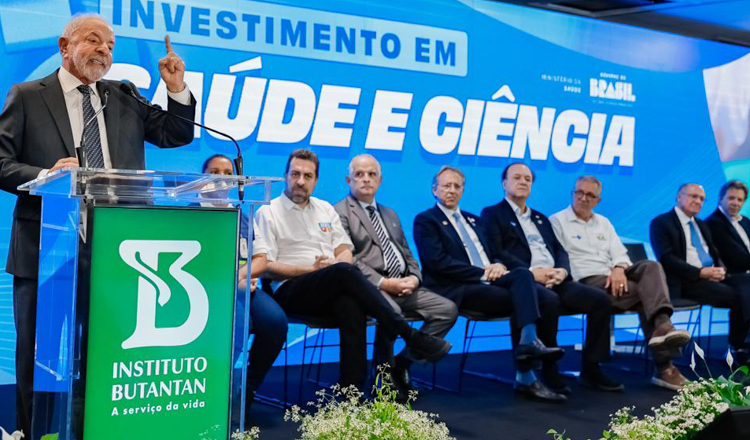 Posição do PT sobre Banco Master é que se apure, diz presidente do partido 