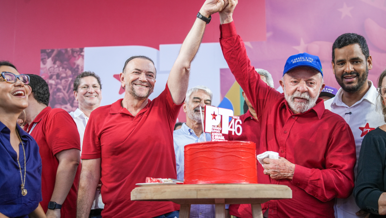 Lula chama PT à guerra, pede união e discurso coeso para a vitória