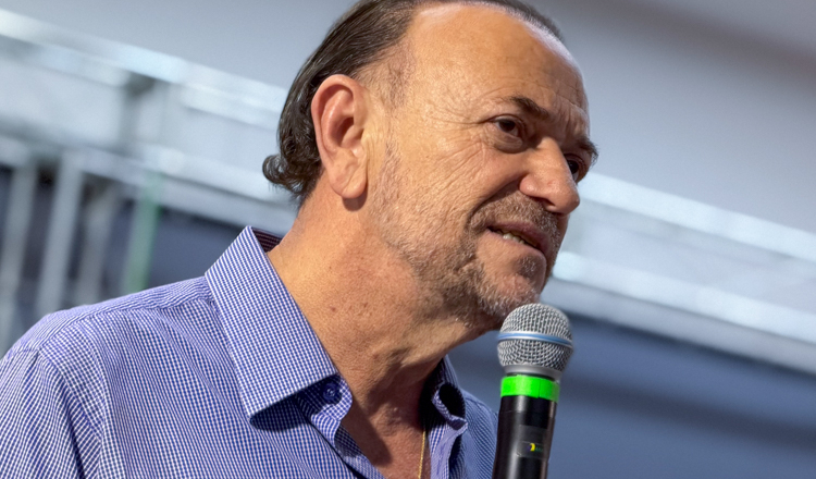 ‘Vamos conversar com quem não vota em nós’