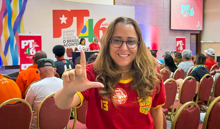 ‘Nem blogueira, nem influencer’: Kari Santos e o enfrentamento à desinformação