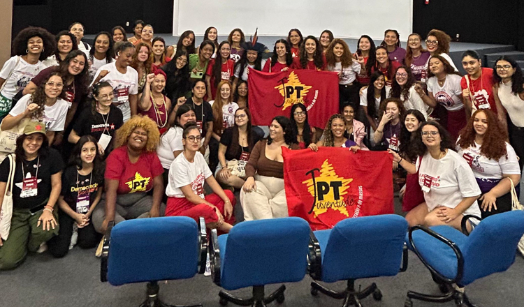 Jovens mulheres do PT querem mais espaço nas direções partidárias