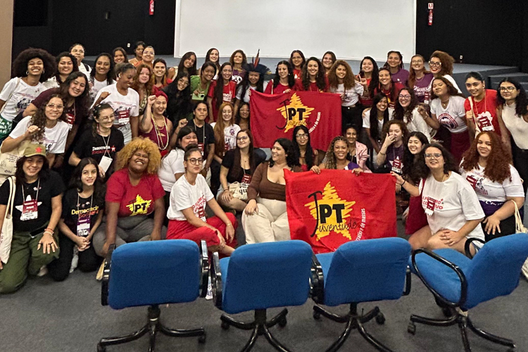 Jovens mulheres do PT querem mais espaço nas direções partidárias