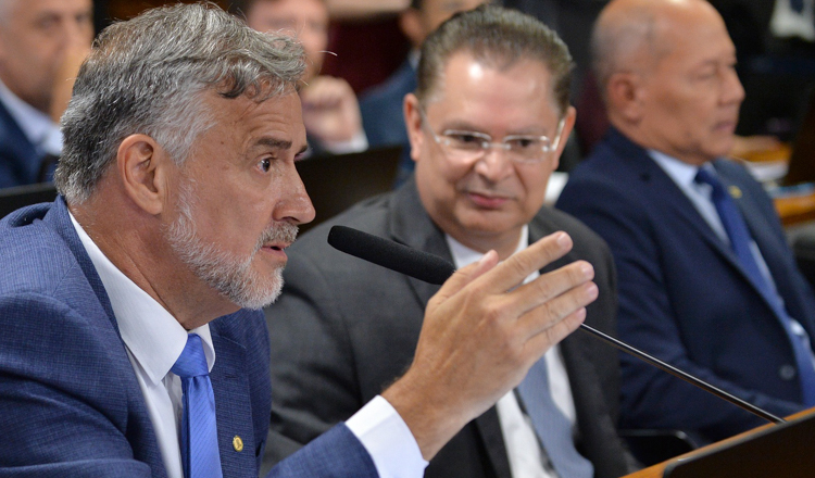 Pimenta critica ação para poupar núcleo do esquema do INSS em CPI