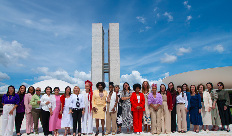 Unidas pela vida das mulheres: vítima de feminicídio lembra a dor em sessão solene