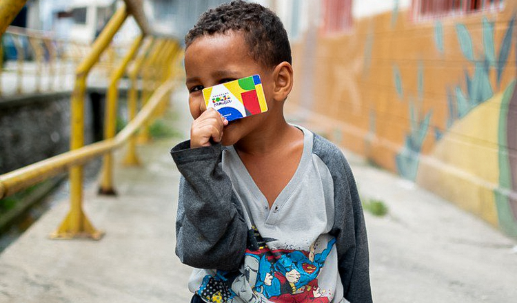 Verdades sobre o Bolsa Família: desinformação sempre volta em ano eleitoral