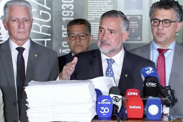 Bolsonaro é chefe de organização criminosa que roubou bilhões de aposentados