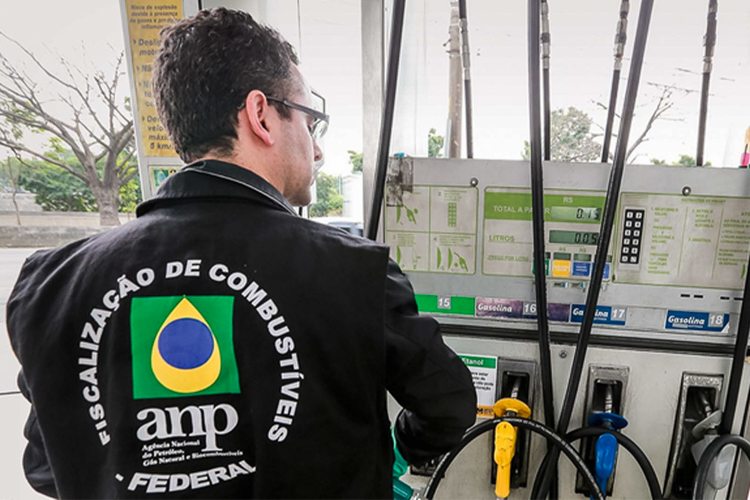 Governo Lula amplia ofensiva contra cartéis de combustíveis