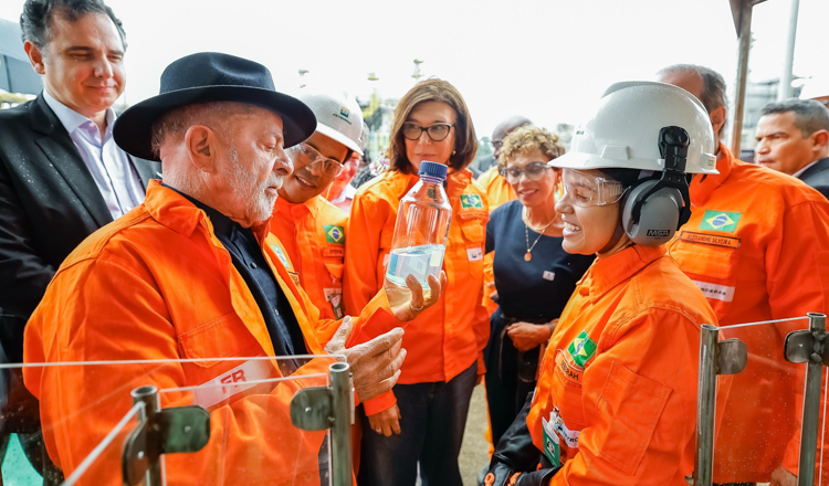 Lula sobre combustíveis: ‘Ninguém pode ter lucro com sofrimento dos outros’